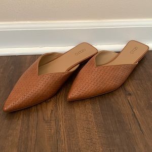 NWOT Abound Tan Brown Pointed Toe Flats/Mules - Size 9